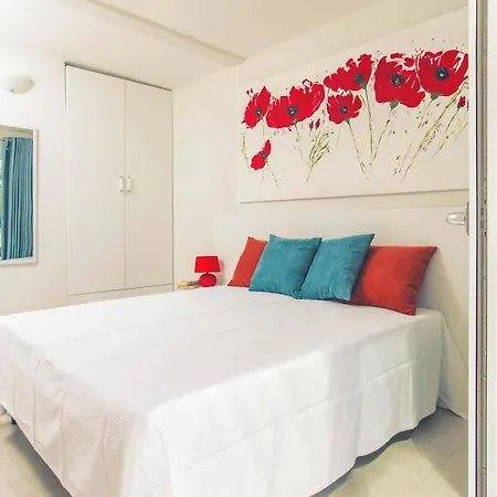 Holiday home Macchia Piccinna Maruggio